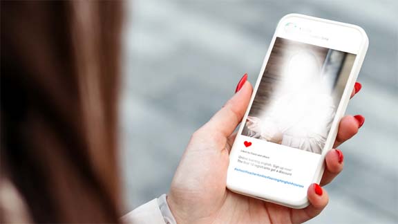 my wife is available मेरी पत्नी उपलब्ध है, कोई ग्राहक हो तो कीमत और फ़ोन नंबर