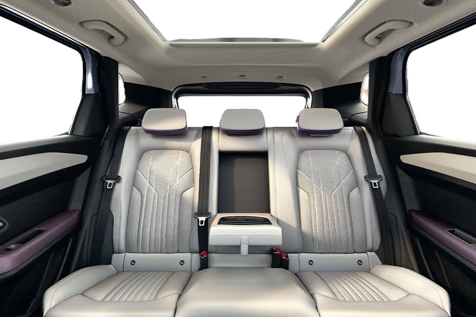 Nissan Tekton Interior